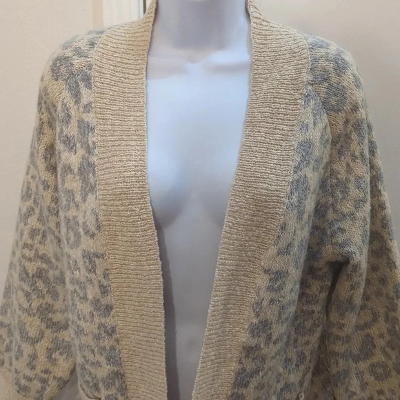 Belle by Kim Gravel Intarsia Animal Cardigan with Pocket - Picture 7 of 10